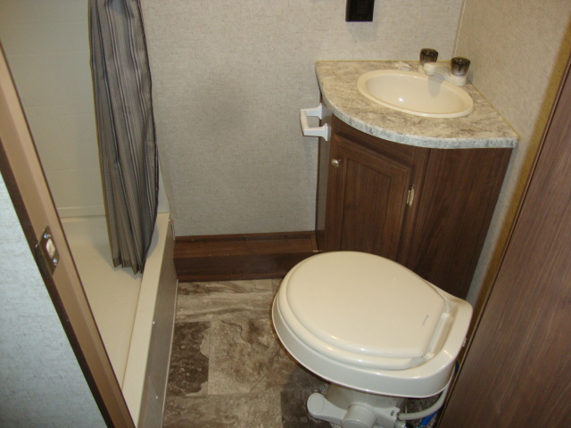 Pioneer RL250 with toilet facilities